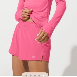 Alo Yoga Stride Short Size L New with Tags